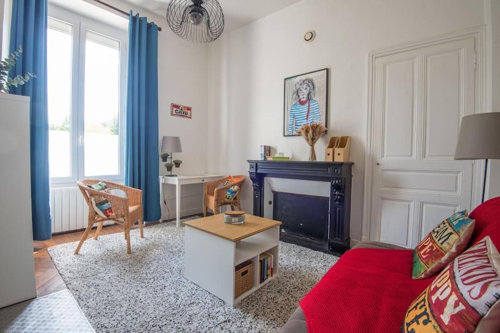 Le Petit Cosy Apartment อองเชร์ ภายนอก รูปภาพ